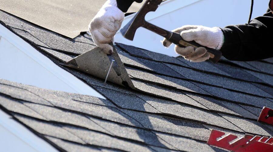 Professional gutter cleaning in Clyde, NC